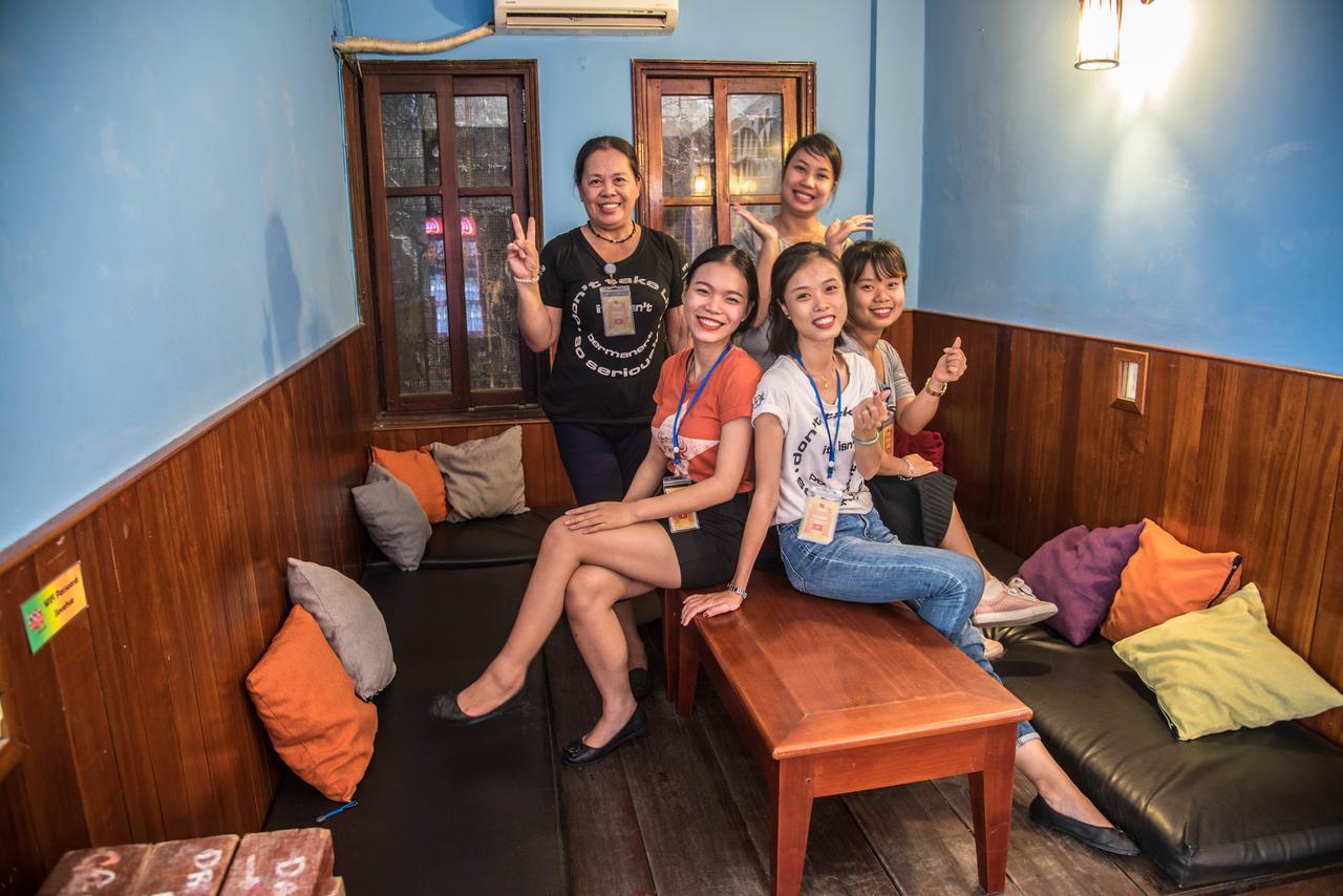 Vietnam Backpacker Hostels - フエ エクステリア 写真