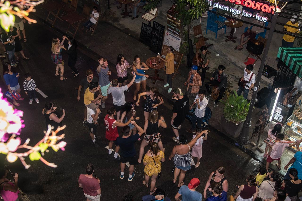 Vietnam Backpacker Hostels - フエ エクステリア 写真